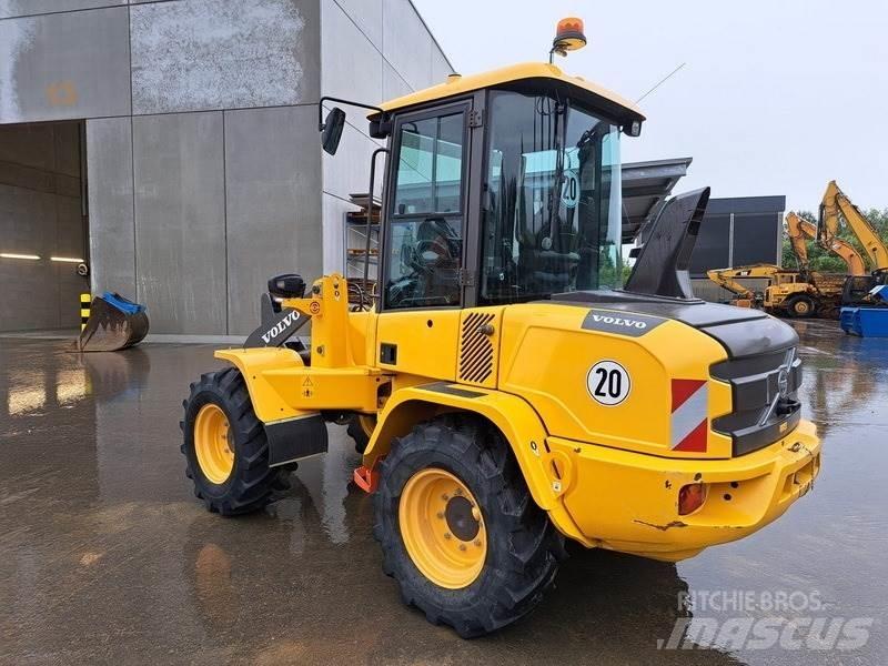 Volvo L 35 G Kolesni nakladalci
