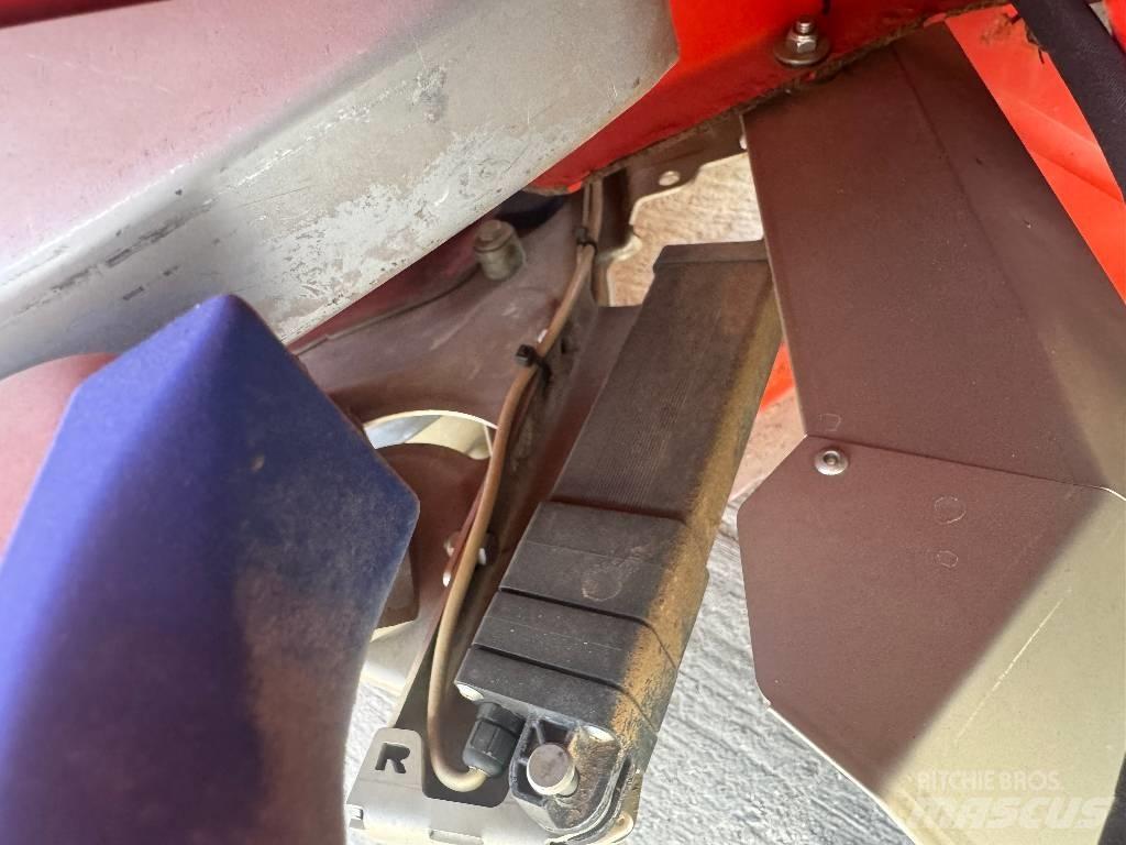 Kuhn Axis 30.1 W Trosilniki mineralnega gnojila
