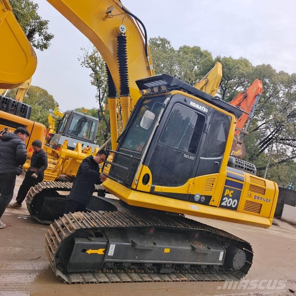 Komatsu PC 200 8N Bagri goseničarji