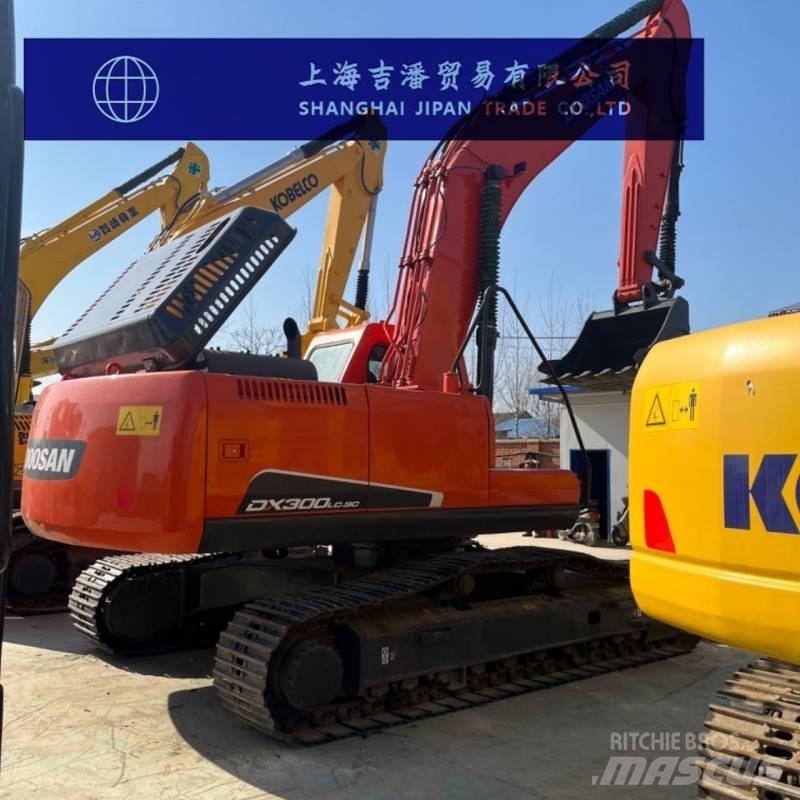 Doosan DX 300 Bagri goseničarji