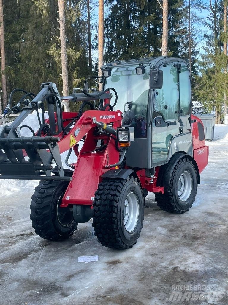 Weidemann 1380 Večnamenski nakladalci