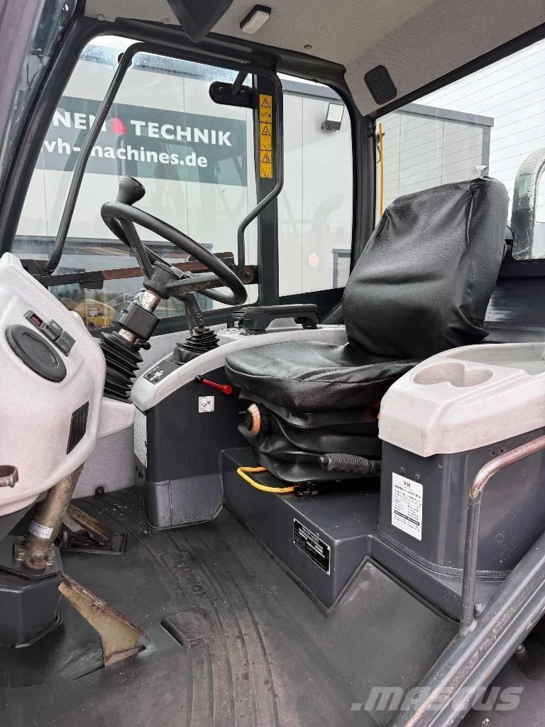 Komatsu WA 70-5 Kolesni nakladalci