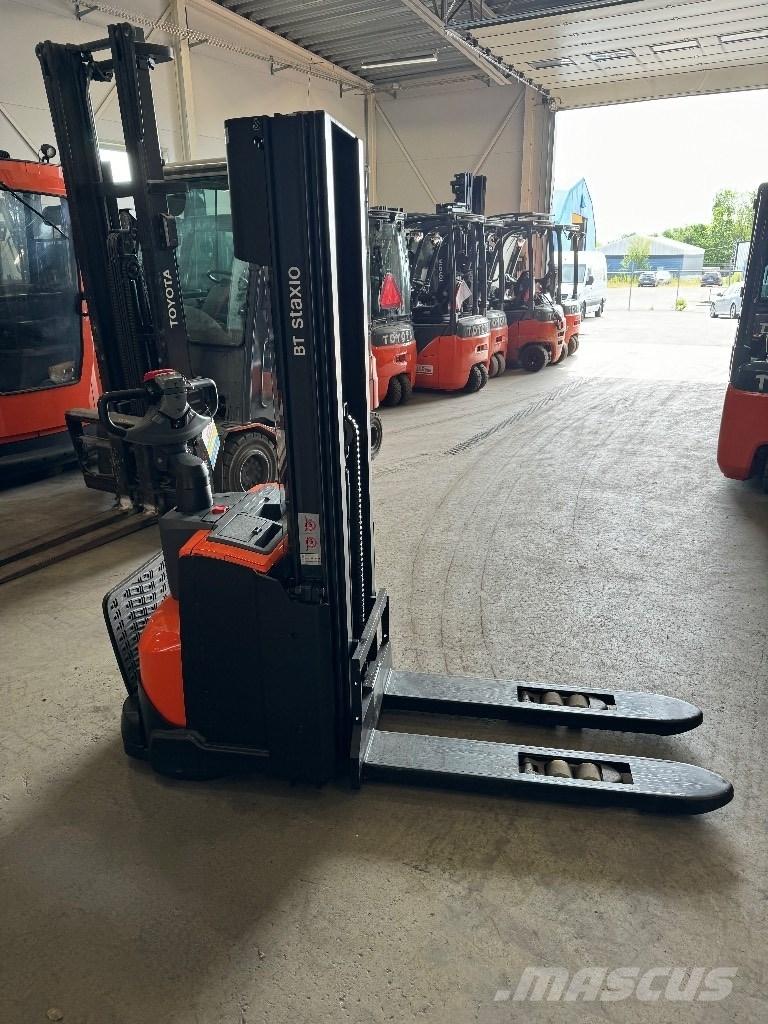 Toyota SWE120L Ročni električni viličar
