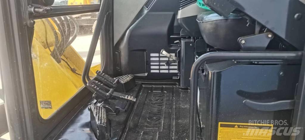 Komatsu PC 56 Bagri goseničarji