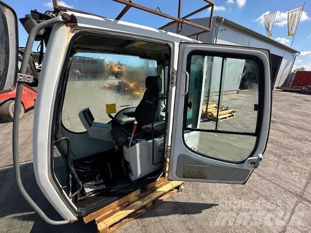 Liebherr R 914 C CAB Kabine in notranjost