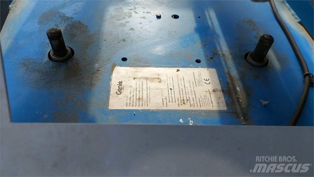 Genie GS2046 Škarjaste dvižne ploščadi