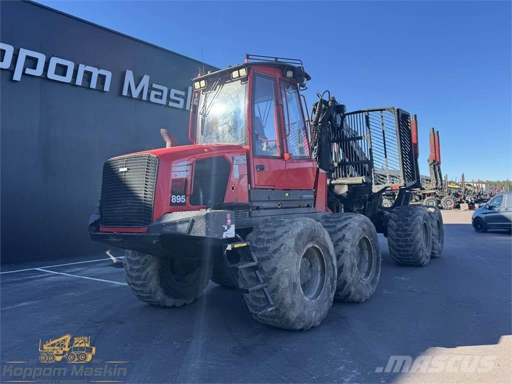 Komatsu 895 Forwarderji