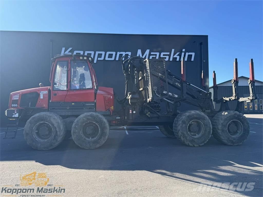 Komatsu 895 Forwarderji
