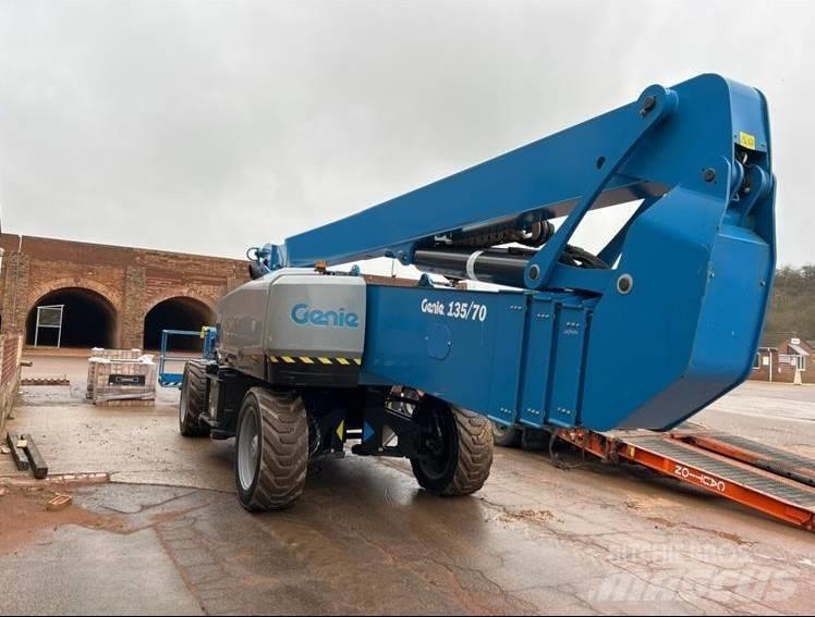 Genie ZX 135/70 Zglobne dvižne ploščadi