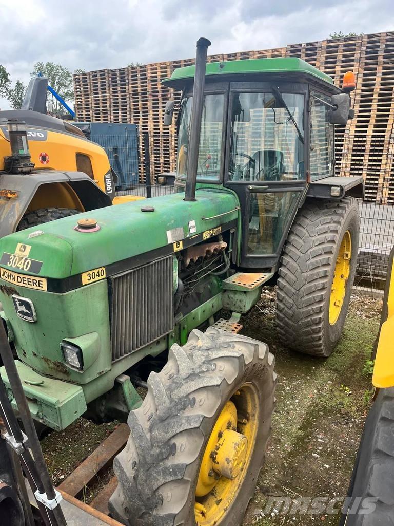 John Deere 3040 Traktorji