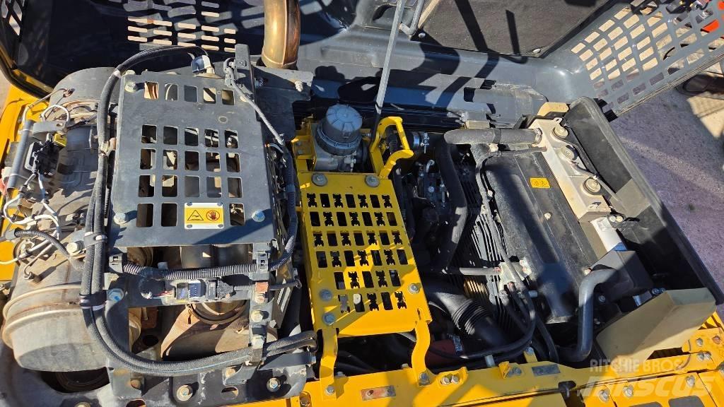 Komatsu PC 210 Bagri goseničarji