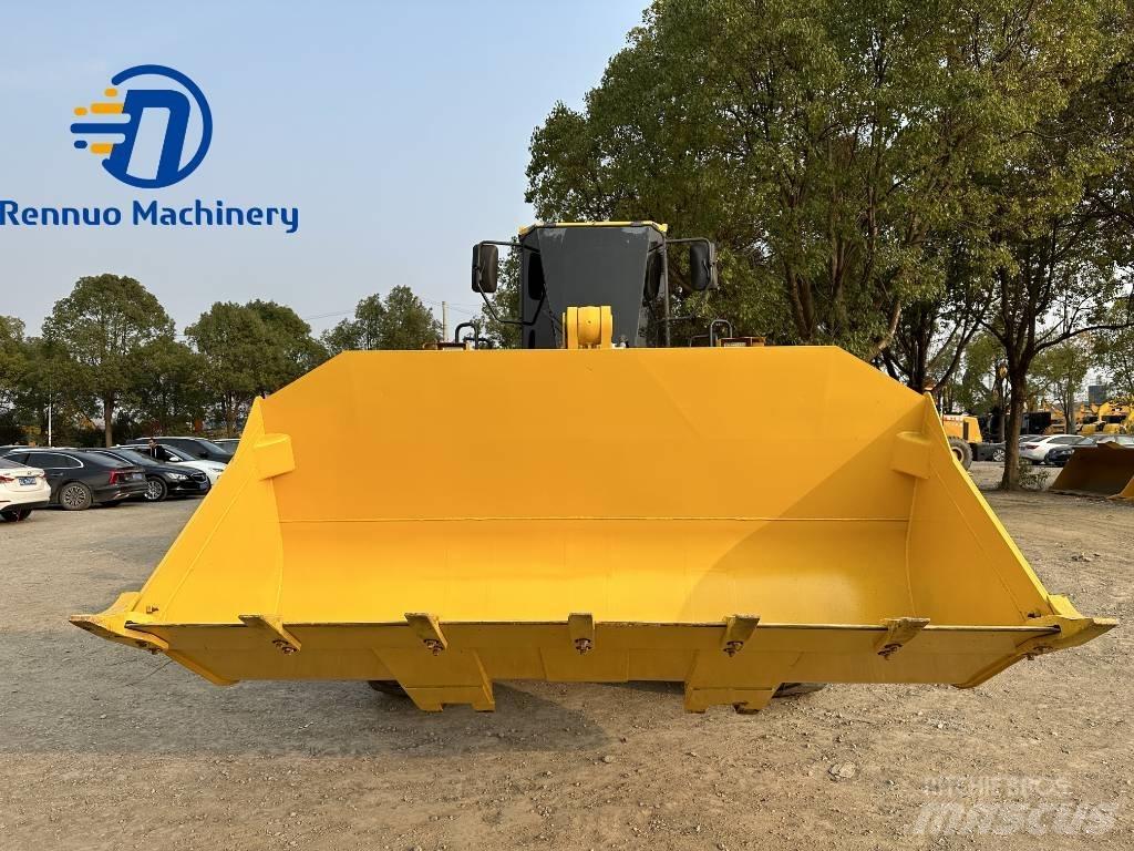 Komatsu WA380 Kolesni nakladalci