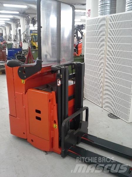 Linde L12LS-03 Samopogonski ročni viličarji