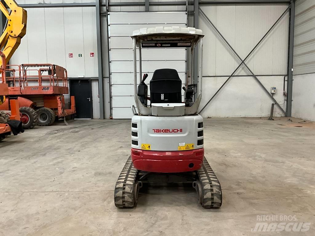 Takeuchi TB 215 R Mini bagri <7t