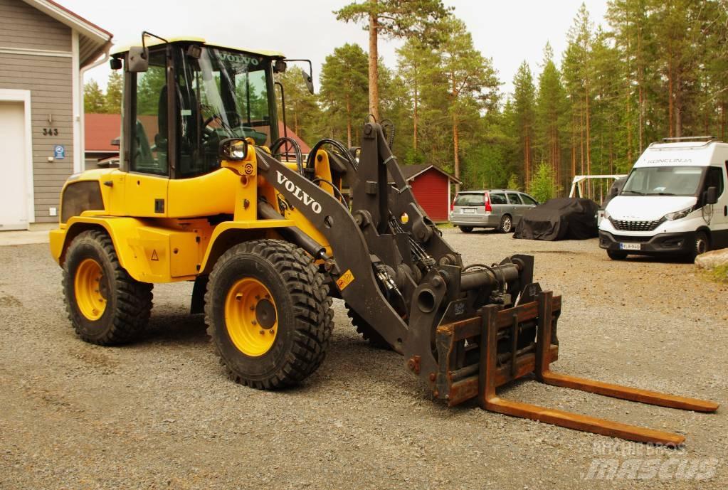 Volvo L 35 G Kolesni nakladalci