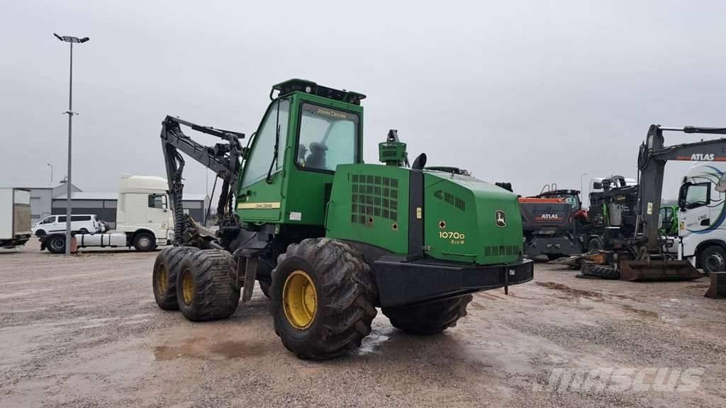 John Deere 1070 D Harvesterji