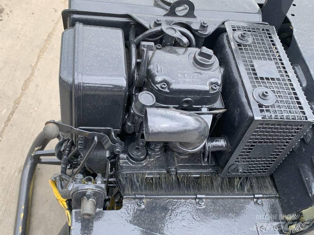 Mecalac MBR 71 Vlečni vibracijski valjarji