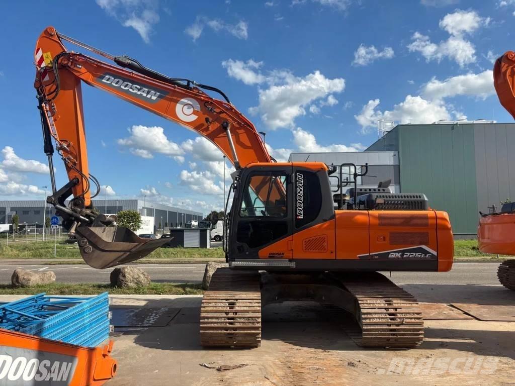 Doosan DX225LC-7 Bagri goseničarji