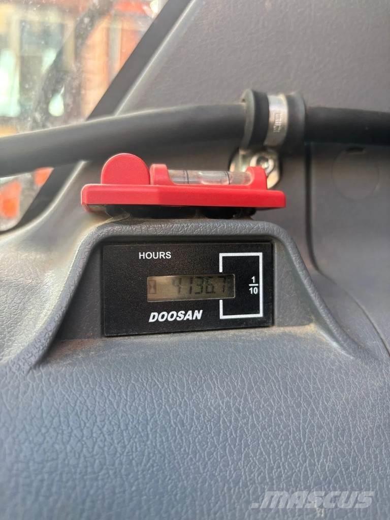 Doosan DX225LC-7 Bagri goseničarji