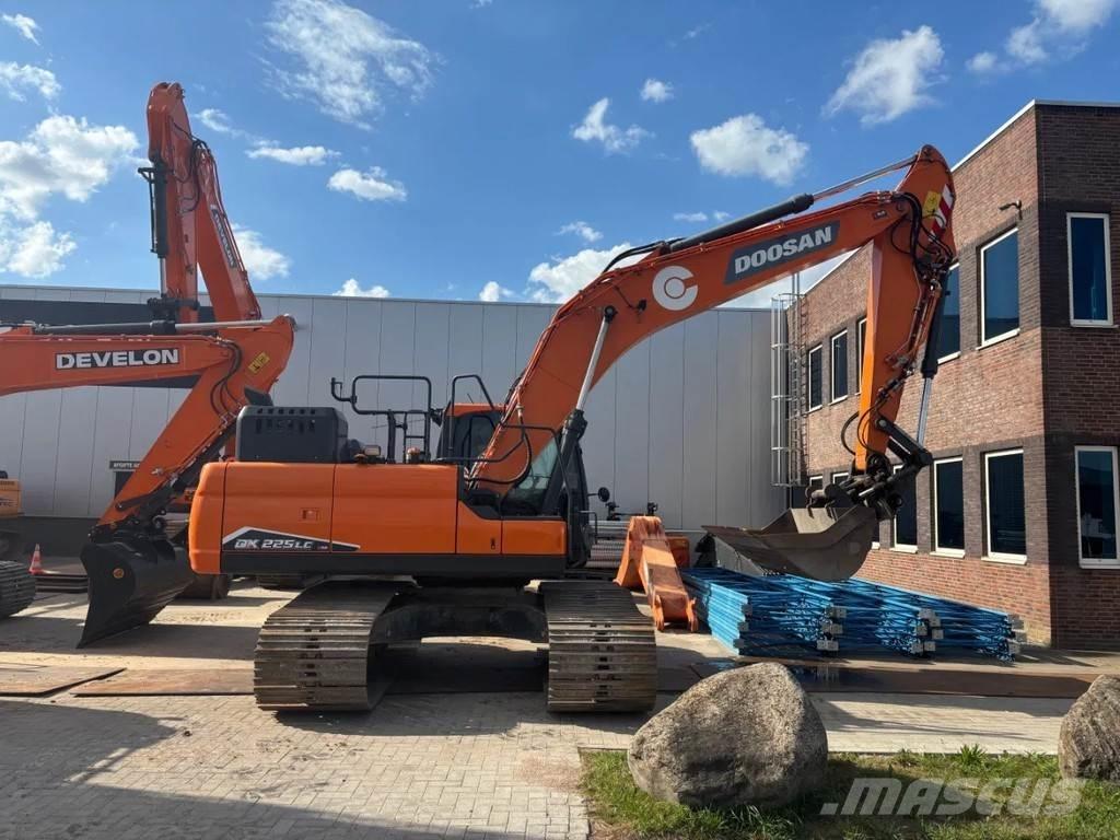 Doosan DX225LC-7 Bagri goseničarji