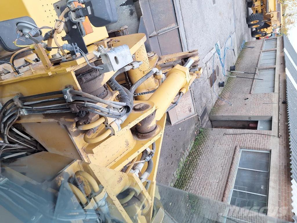 CAT 938G ll Kolesni nakladalci