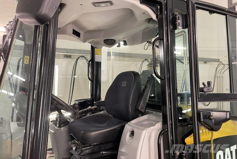 CAT 906 H 2 Kolesni nakladalci