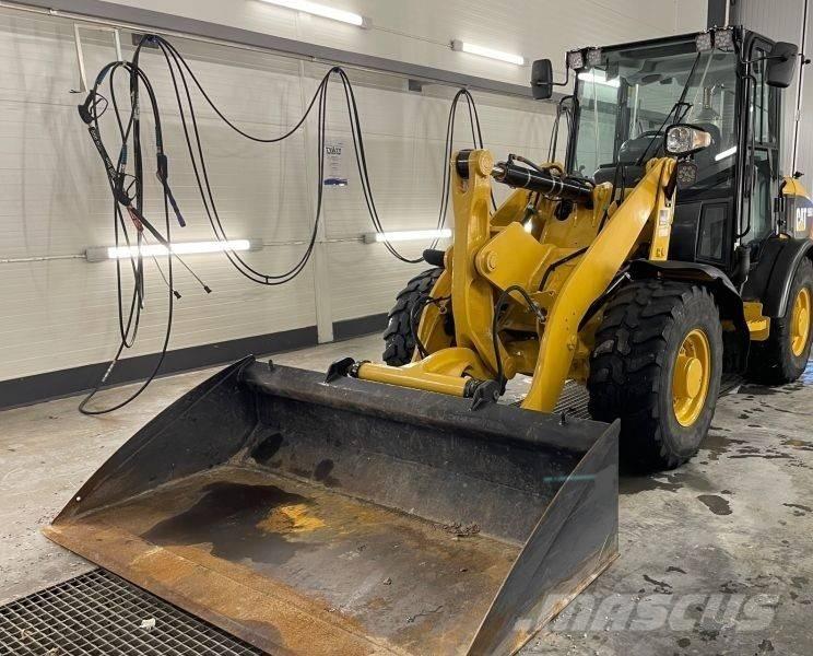 CAT 906 H 2 Kolesni nakladalci