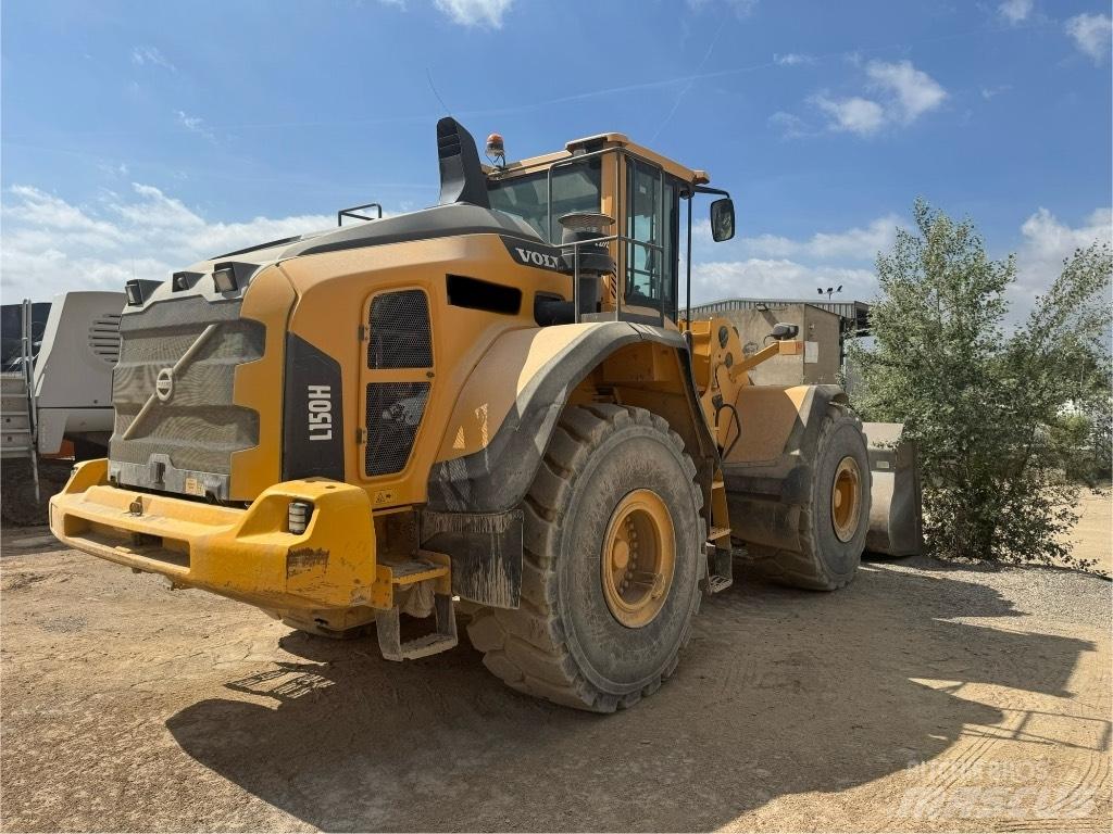 Volvo 150H Kolesni nakladalci