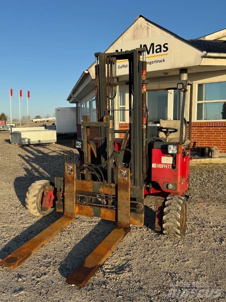 Moffett M4 25.3 Dizelski viličarji
