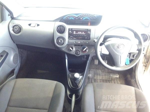 Toyota eitos Avtomobili