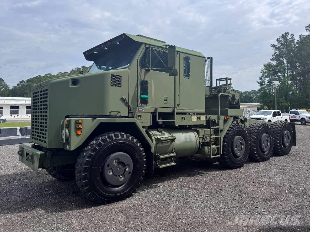 Oshkosh M1070 Vlačilci