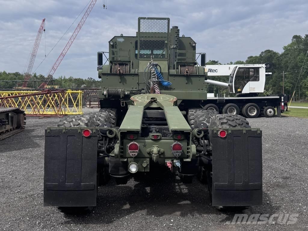 Oshkosh M1070 Vlačilci