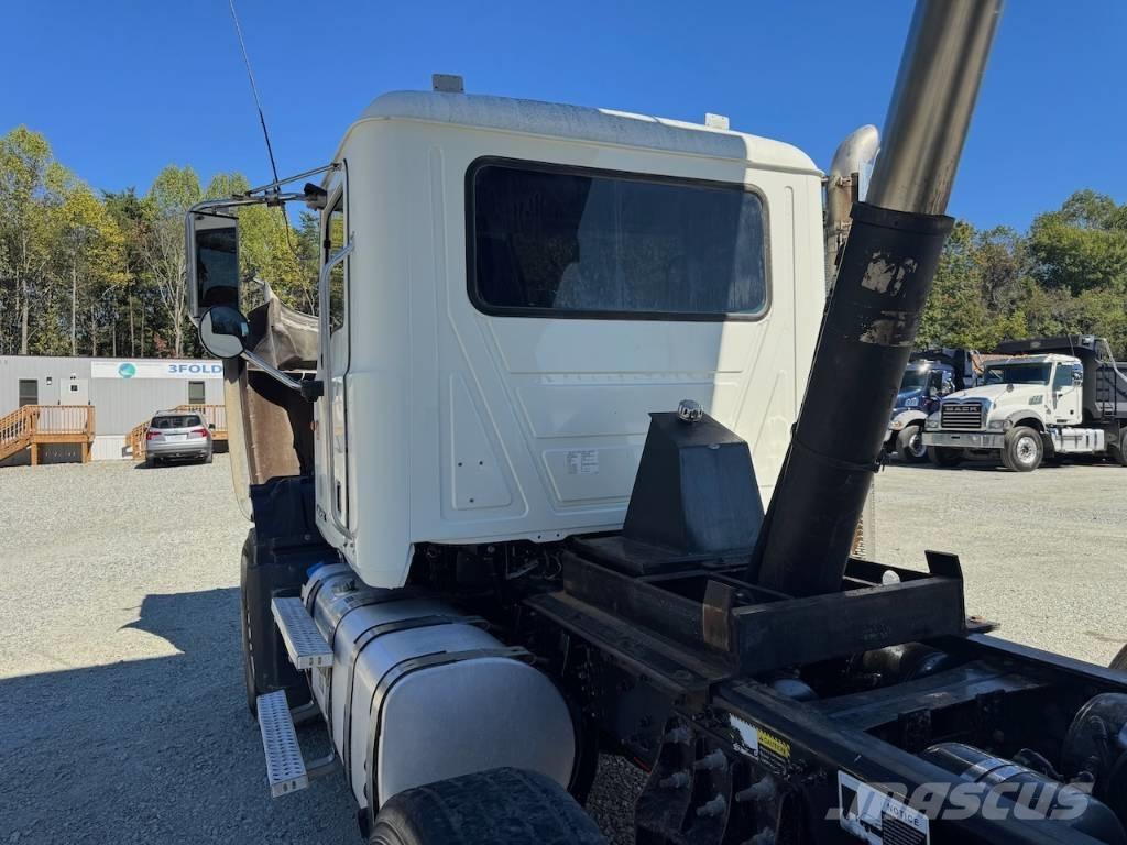 Mack GU713 Kiper tovornjaki