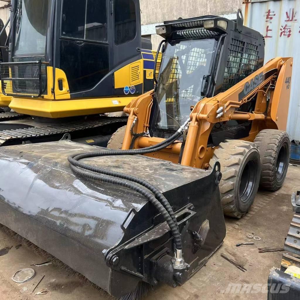 CASE 440 Skid steer mini nakladalci