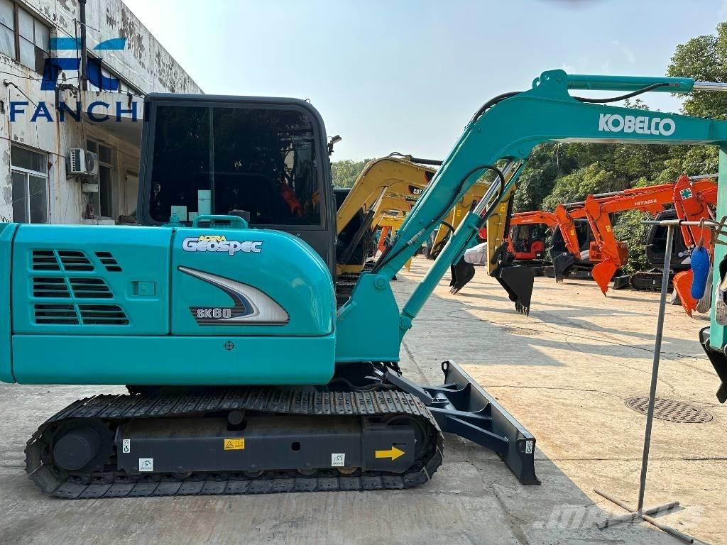 Kobelco SK60-8 Bagri goseničarji