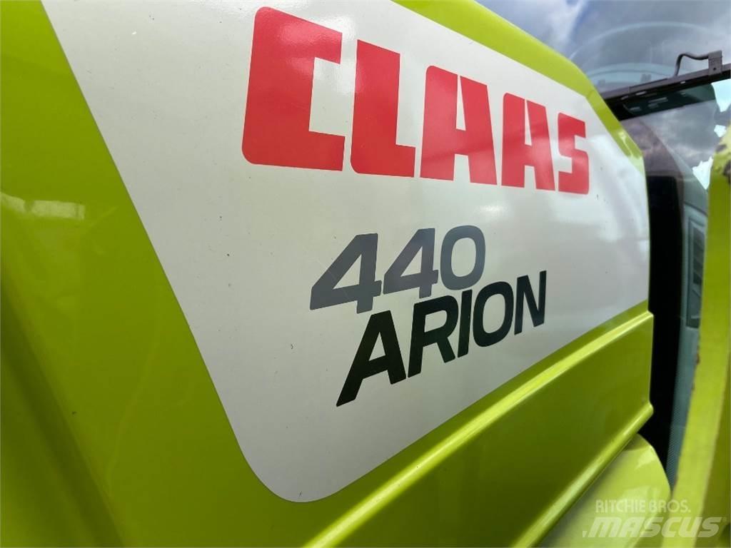 CLAAS Arion 440 Traktorji
