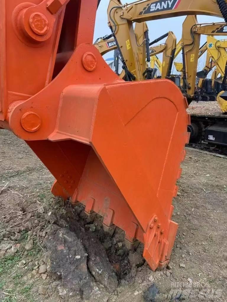 Hitachi 360 Bagri goseničarji