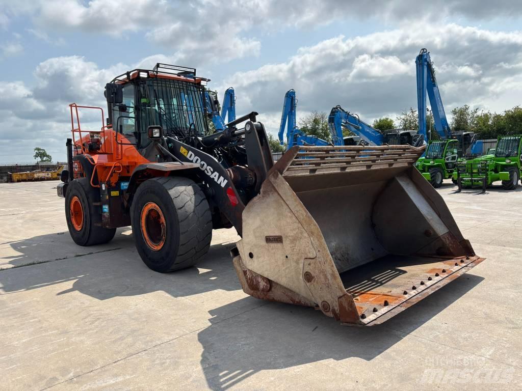 Doosan DL 300-5 Kolesni nakladalci