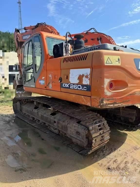 Doosan DX 260LC Bagri goseničarji