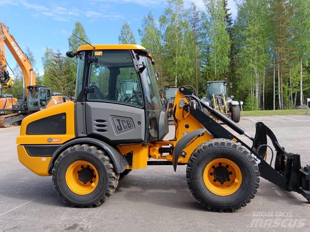 JCB 406 Kolesni nakladalci