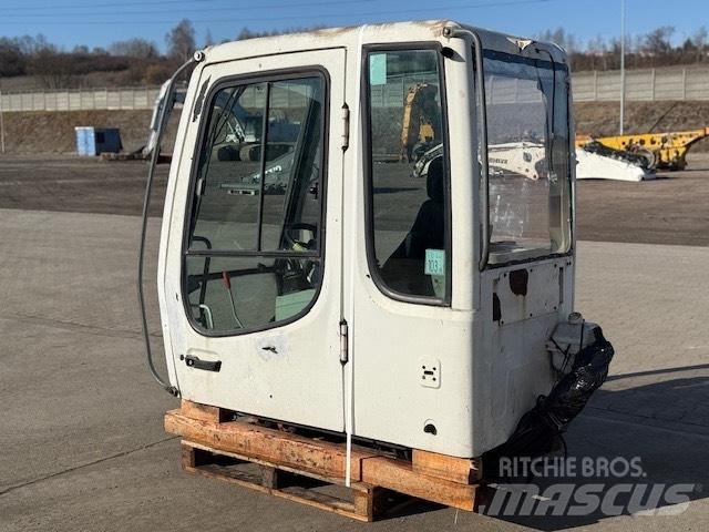Liebherr A 924 C CAB Kabine in notranjost