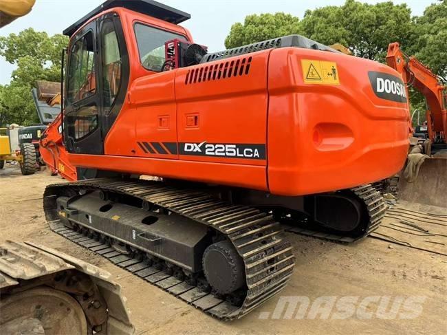 Doosan DX 225 LCA Bagri goseničarji