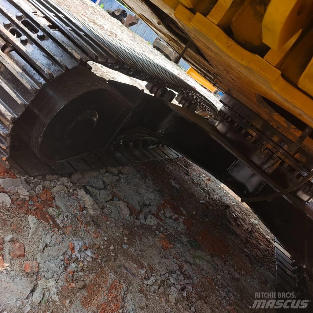 CAT 320 GC Bagri na kolesih