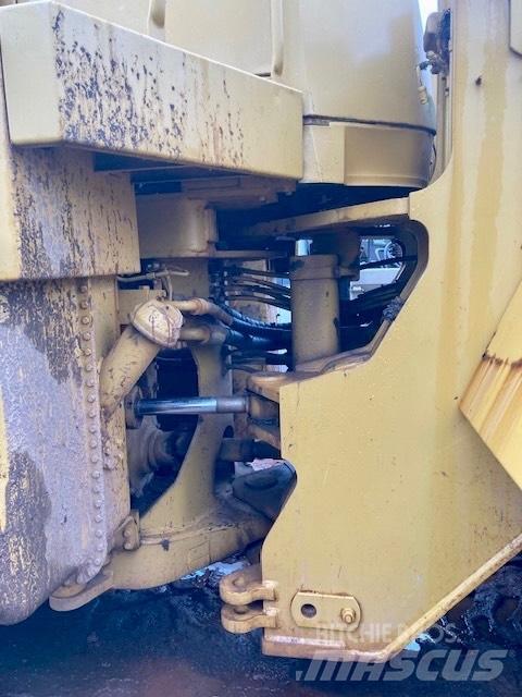 CAT 980 F Kolesni nakladalci