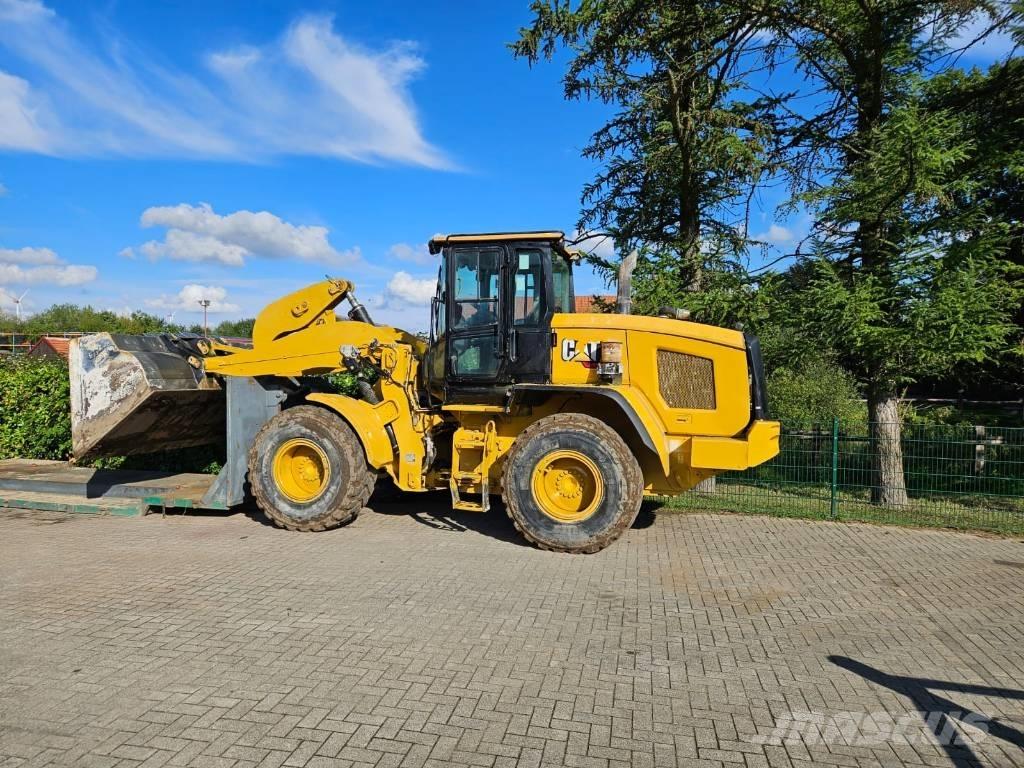 CAT 930 M Kolesni nakladalci
