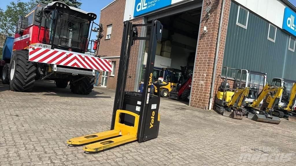 Yale MS12 AC Ročni električni viličar