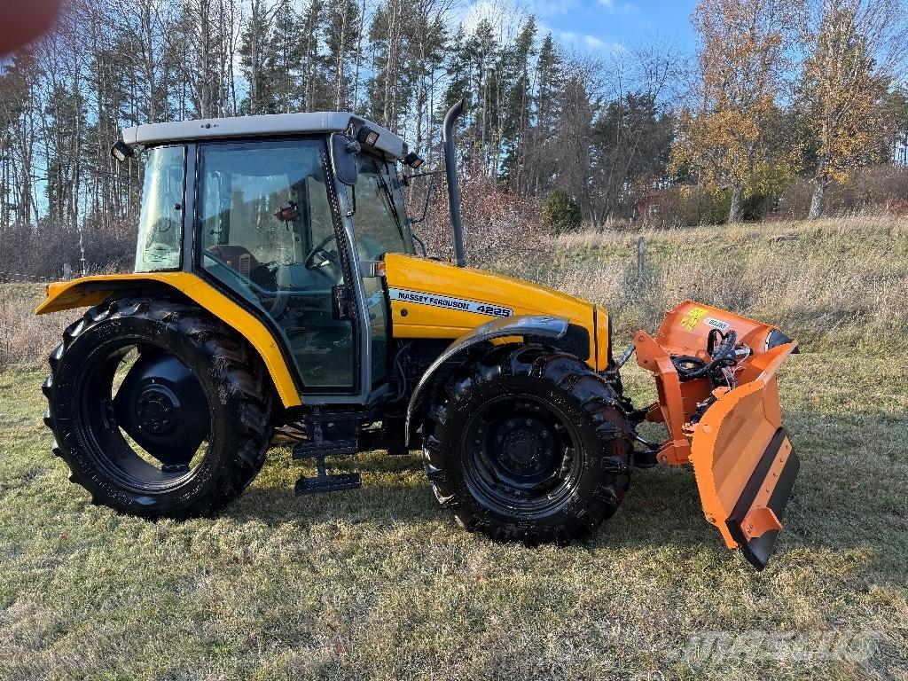 Massey Ferguson 4225 Traktorji