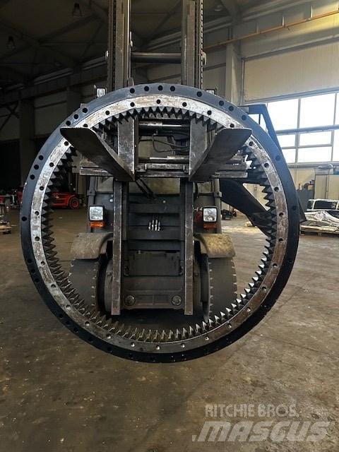 CAT M 316 BEARING Podvozje in vzmetenje