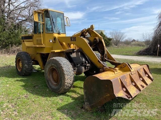 CAT 936 Kolesni nakladalci