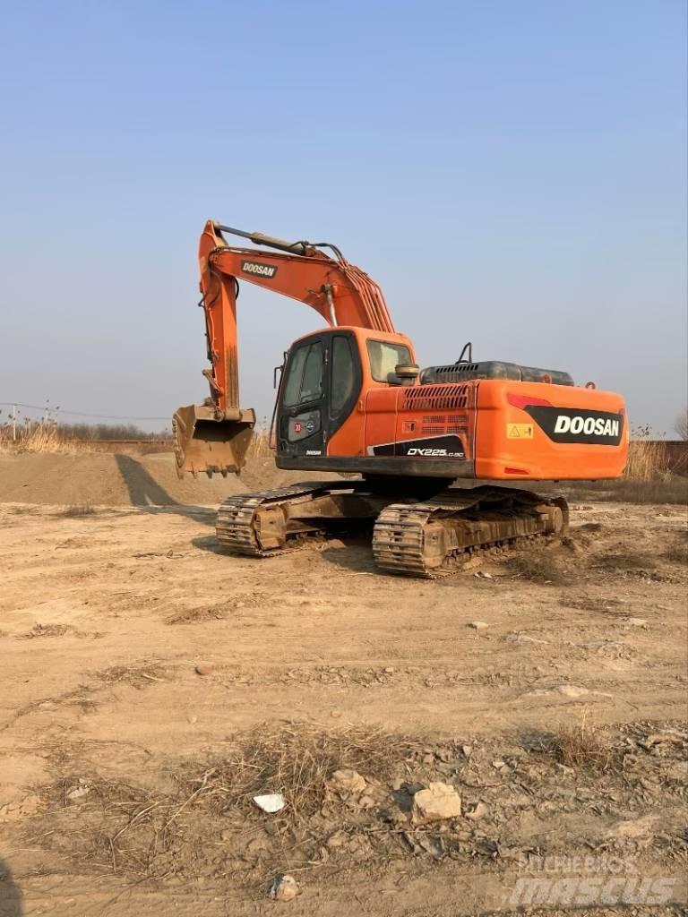 Doosan DX225LC-9C Bagri goseničarji